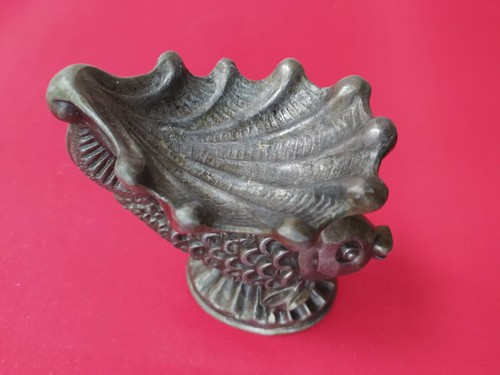 Soviet vintage metal ashtray "Fish with a shell" Figurine fish USSR - Picture 11 of 12
