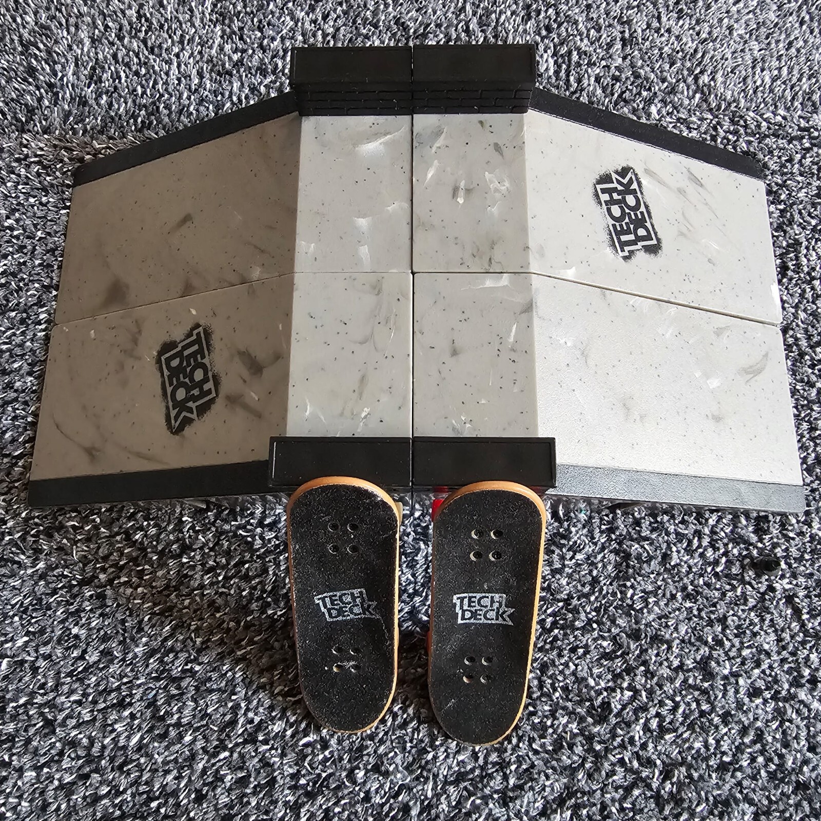Foto 1 di 2