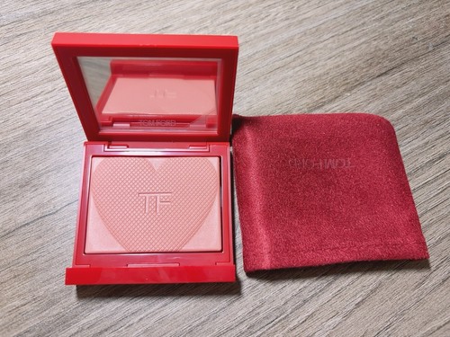 Tom Ford Powder Blush, 01 Love Scene 0.21 Oz/6g NEW IN BOX - Picture 2 of 5