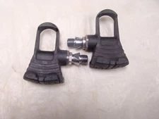 WELLGO CP-300 CLIPLESS PEDALS NO CLEATS LOOK COMPATIBLE