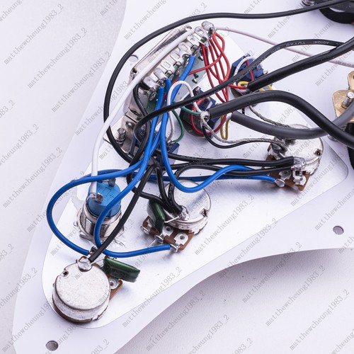 Battipenna pre-cablato per chitarra HSS caricato multi interruttore bobina splitting per ST beige - Foto 7 di 9