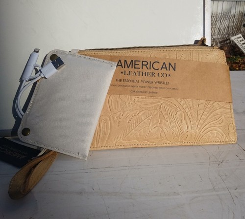American leather co the essential power wristlet BNWT Sandalwood Plug In Charger - Picture 3 of 4