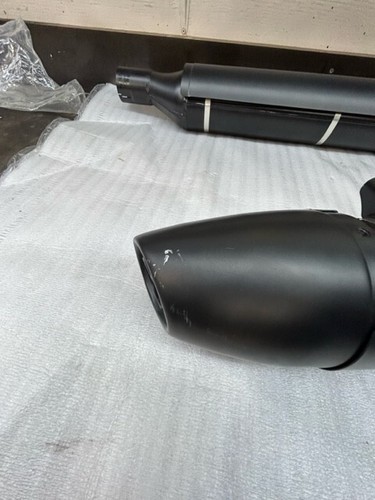 1262082 1262083 VICTORY MOTORCYCLES VEGAS KINGPIN TAKE OFF EXHAUST PIPES SCRATCH - Picture 2 of 4