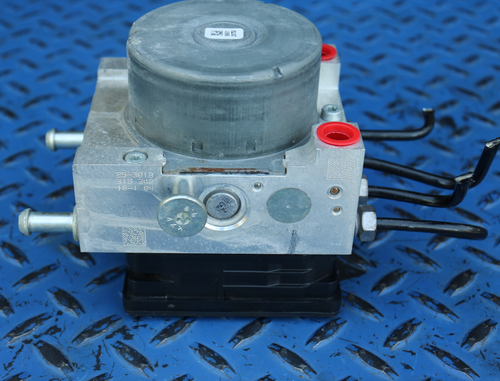 2015-2020 Ford Mustang GT350 ABS Anti-lock Brake Pump Module GR3C-2C219-BD - Picture 6 of 8