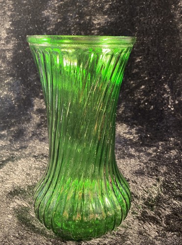 Vintage HOOSIER grünes Glas Blumenvase Wirbel Rippe 8,25""x4"" 4090-7