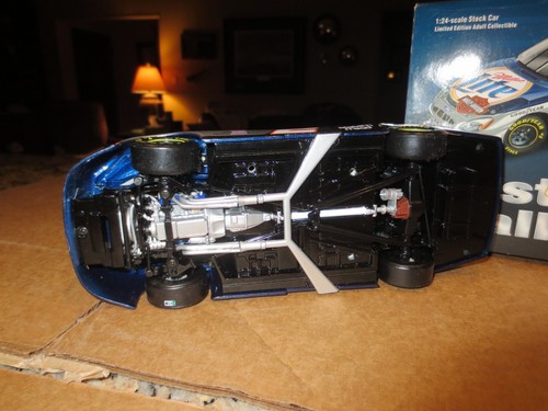 AUTO. RUSTY WALLACE NASCAR HARLEY DAVIDSON/ MILLER LITE DIECAST CAR - Picture 6 of 7