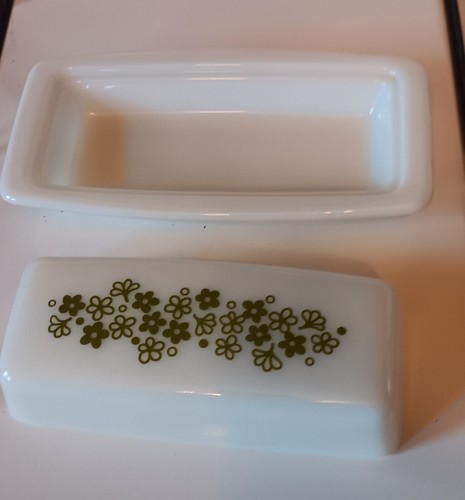 Vintage Pyrex Spring Blossom Green Crazy Daisy Butter Dish 7 in.
