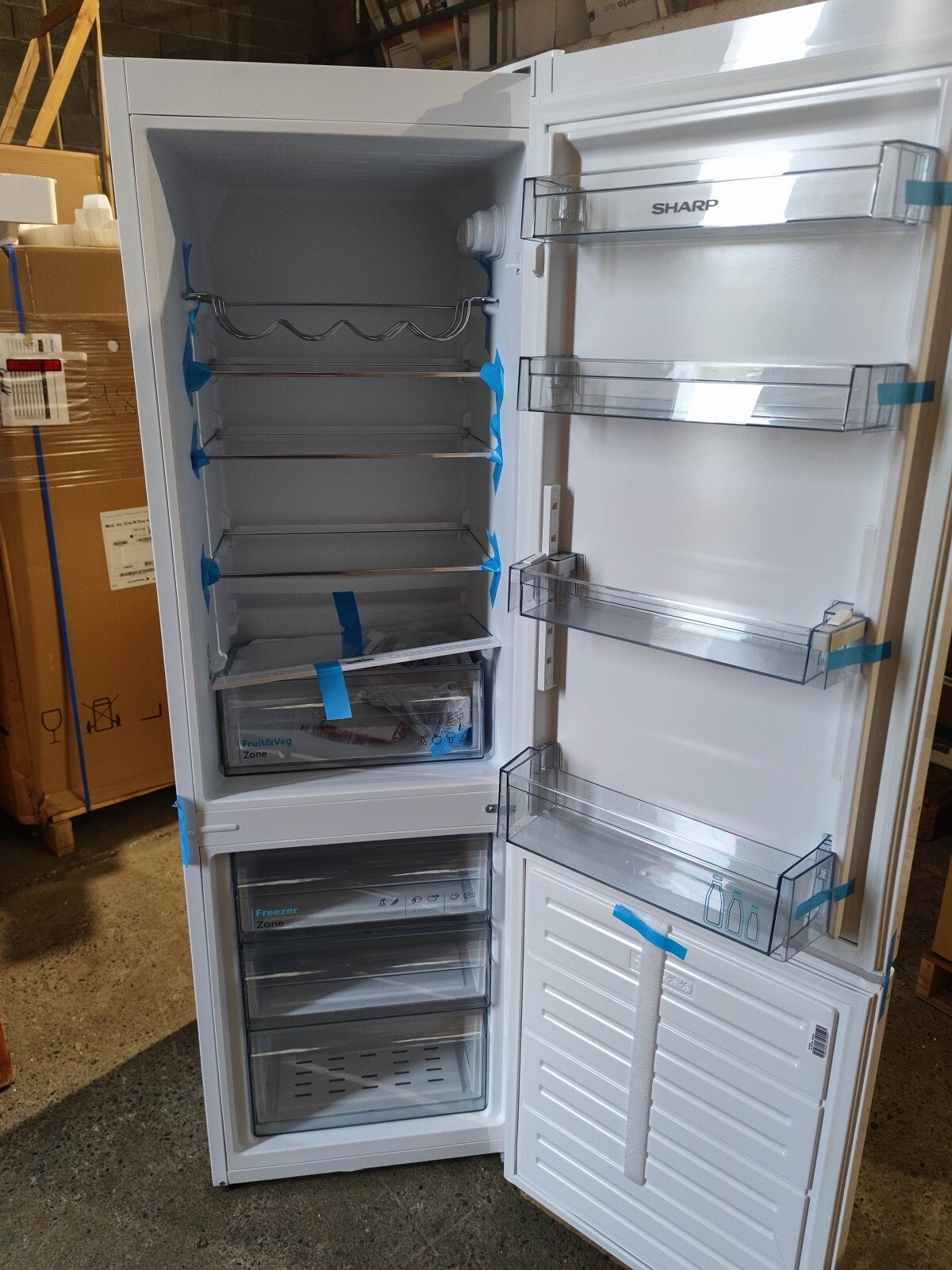 Réfrigérateur combiné Sharp 268 litres idéal pour conserver les repas de la semaine