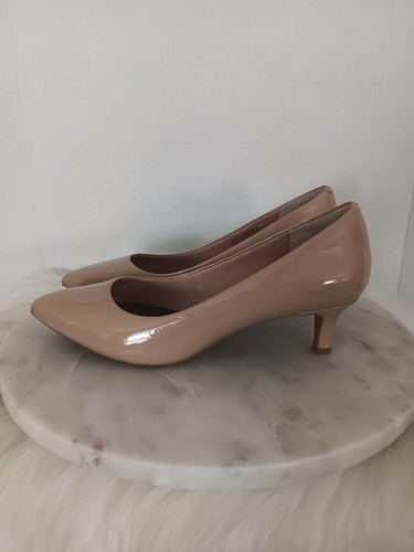 Zapatos de salón Rockport Total Motion para mujer talla 9,5 M beige charol V80237 - Imagen 2 de 15