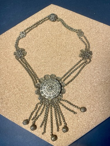Collana Miriam Haskell non firmata collare festone 16” con ciondolo 4” frangia goccia - Foto 11 di 24