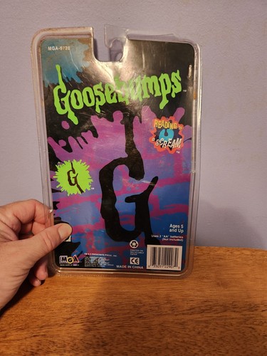 NEW Goosebumps Reading is a Scream Handheld Electronic Game - MGA-9726 - Picture 2 of 3
