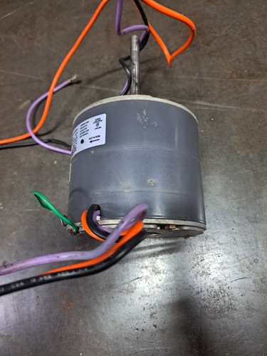 Motor ventilador Emerson K55HXNTG-4880 Lennox 72H3601 1/4HP 825 RPM 208-230V usado - Imagen 6 de 8