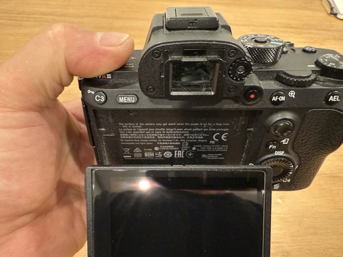 SONY a7RIII 42.4 Megapixel (Body Only With 2 Batteries And Charger) - Picture 17 of 24