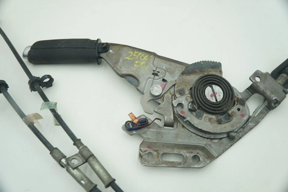 Cable de palanca de freno de mano de estacionamiento de emergencia 25975383 Chevrolet Corvette C6 2005-09 Foto 2 de 4