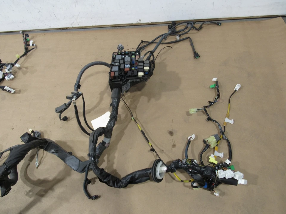 17-21 Toyota 86 GT 2018 2.0L RWD compartimento do motor caixa de fusíveis chicote de fios * - Imagem 2 de 4