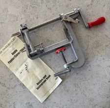 PAMPERED CHEF Apple Peeler Corer Slicer 2430 Very Good Condition