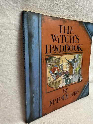 The Witch's Handbook Malcolm Bird Paperback First Edition Aladdin Books 1988 - Foto 3 di 9