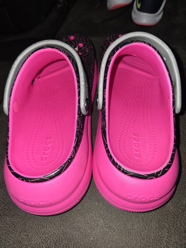 Zuecos unisex Crocs Barbie Crush zueco talla 11 con 9 M - Imagen 3 de 5