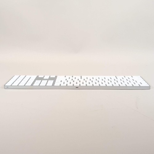 Teclado mágico Apple con teclado numérico blanco - Imagen 3 de 5
