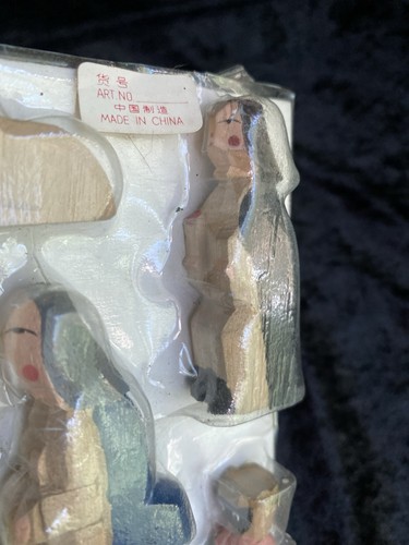 Presepe e mangiatoia natalizia vintage in miniatura legno intagliato 11 pezzi NUOVO - Foto 8 di 15