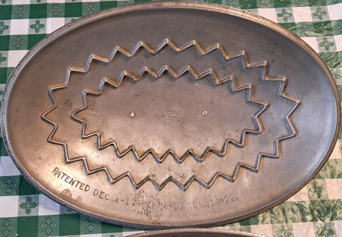 Wagner Ware Sidney O 265 Oval Aluminum Roaster with Lid and Drip Drop Baster