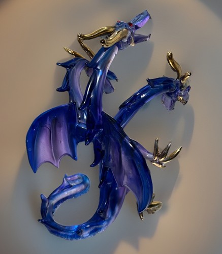 3-köpfiger Fantasy Drache lila blau mit Rubin Kristall Augen Goldakzent mundgeblasenes Glas - Bild 5 von 9