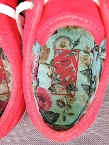 Zapato Vans Atwood Mujer Talla 7 Lona Floral Informal Caminar Playa Goma Suela Patín - Imagen 18 de 22