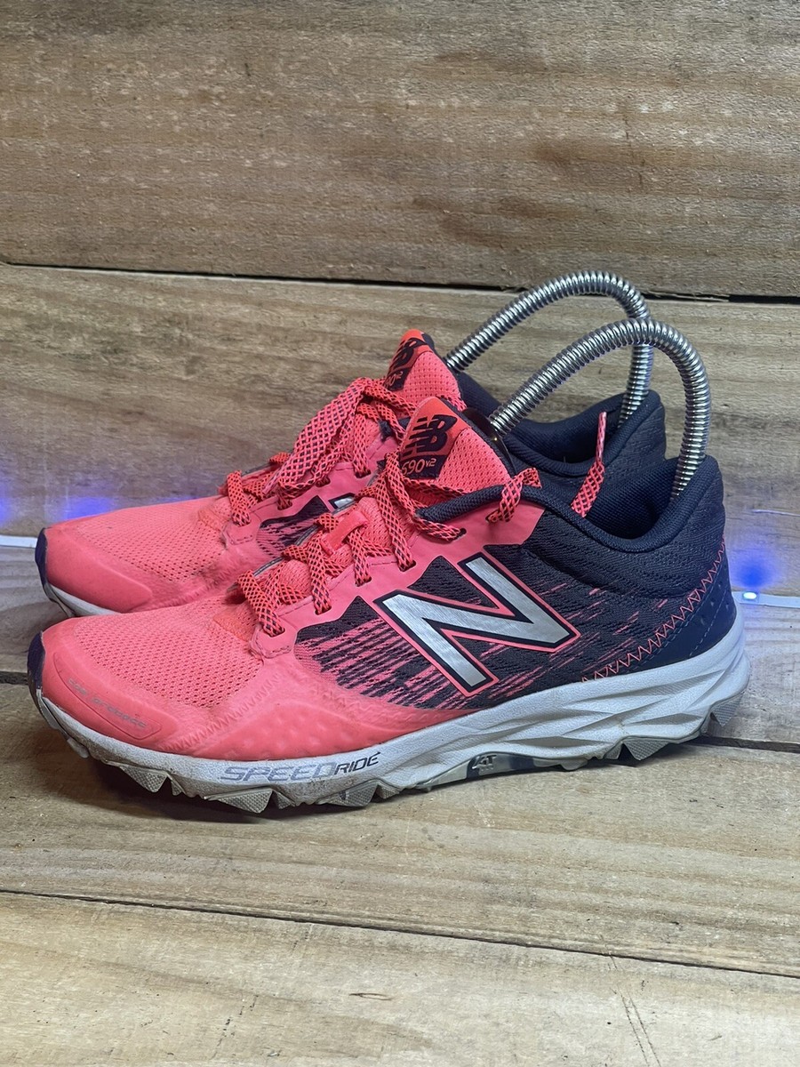 New Balance 690 v2 Womens Size 7 Black Pink Athletic Comfort Walking Sneakers