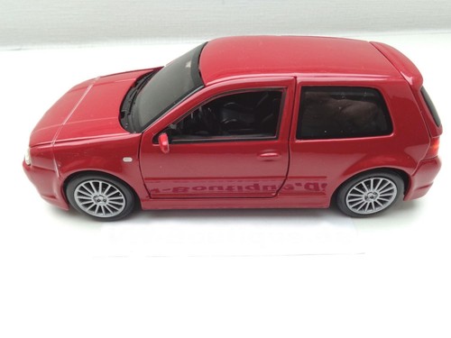 Volkswagen VW Golf 4 R32 Coche a Escala Rojo En 1:24 De Maisto 531290 Nuevo - Imagen 2 de 6