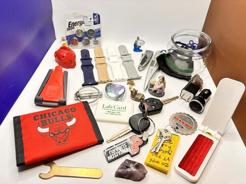 Vintage Trödel Posten Geldbörse Schlüssel Spielzeug Messer Chicago Bulls Uhrenarmbänder WIEDERVERKÄUFERPOSTEN