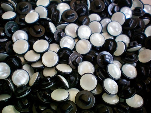Buttons 11mm 18L White Ivory Black Pearlescent Shank Craft Small Button (W502) - Picture 2 of 24