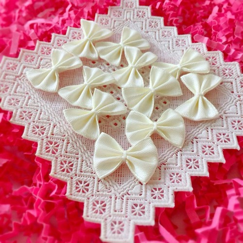 Mini Bowties 12 Red Bows Black Bows Ivory Bows Assorted Craft Bow Satin Sewing - Picture 15 of 19