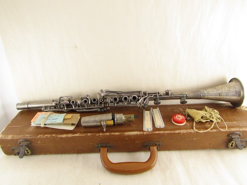 Vintage Windsor Metal Clarinet USA Elkhart Indiana With Case + Mouthpiece!! - Picture 5 of 15