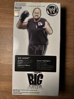 WWE Big Show Boxed Limited Edition Boxing Attire Wrestling