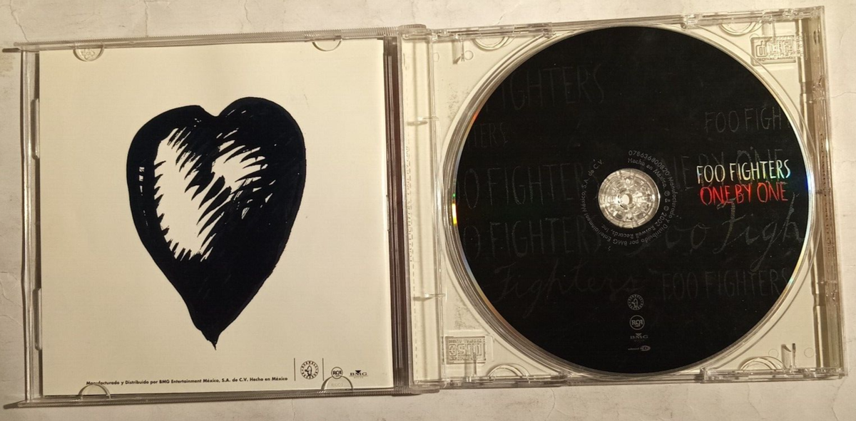 FOO FIGHTERS - ONE BY ONE - 2002 MEXICAN CD ALBUM
