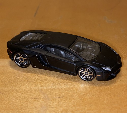 Vintage 2011 Hot Wheels Lamborghini Aventador LP 700-4 Rare Matte Murder Black + - Picture 2 of 7