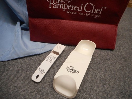  THE PAMPERED CHEF ADJUSTABLE MEASURING CUP AND SPOON  1/8 - 1/2 CUP