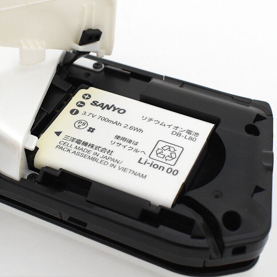 Mint+]SANYO Xacti DMX-CG11 10MP White Compact Digital Movie