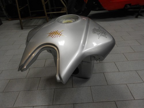SERBATOIO BENZINA NUOVO ORIGINALE MV AGUSTA BRUTALE 750/910/989/1078 - Foto 2 di 4