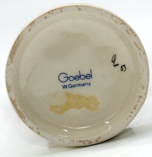PRISTINE Goebel Hummel LITTLE GARDENER #74 TMK6 So Cute BEST CONDITION ON EBAY - Picture 4 of 4