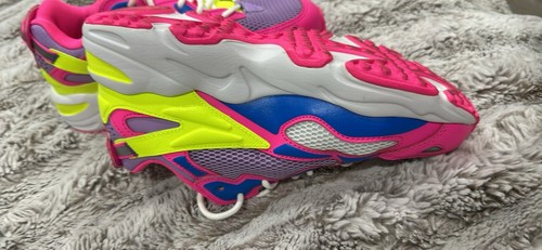 Women’s Fila Sneakers Size 8.5 Worn Once - Picture 3 of 6