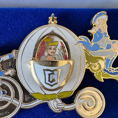 Disney Cinderella Hinged Coach Carriage and Horses Boxed 2 Pin Set EUC! - Picture 4 of 13