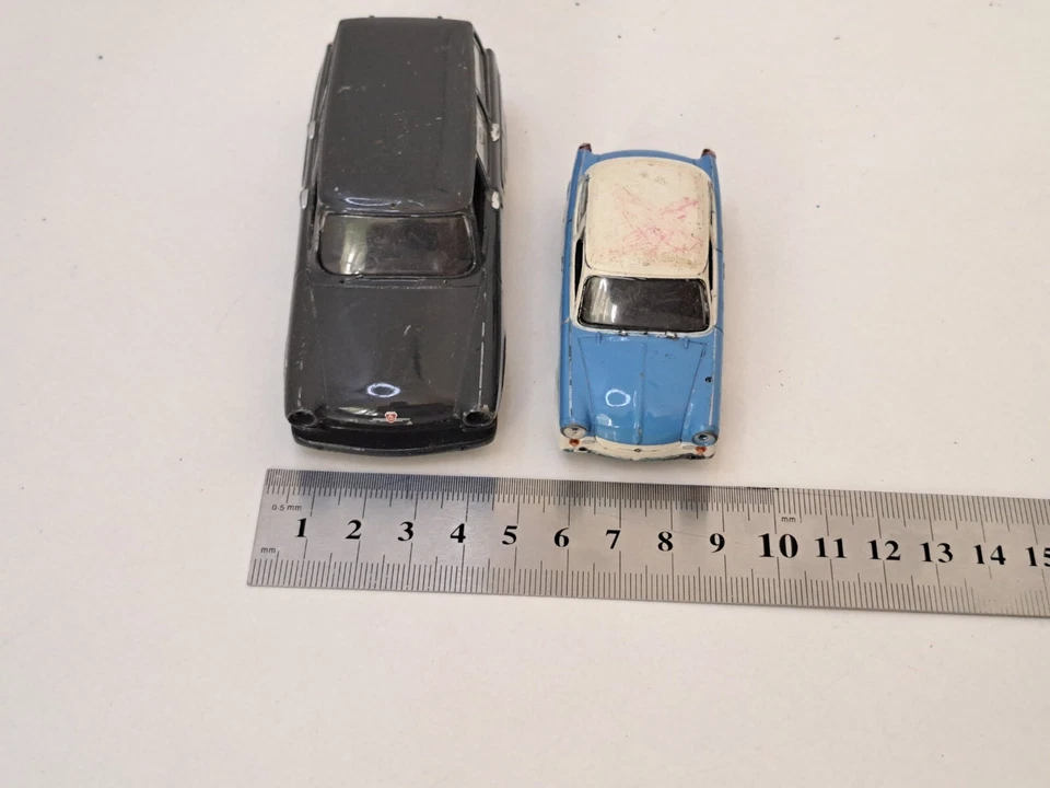 Vintage toys cars scale models GAZ M22 Volga Tramban P50 made in China - Image 4 of 4