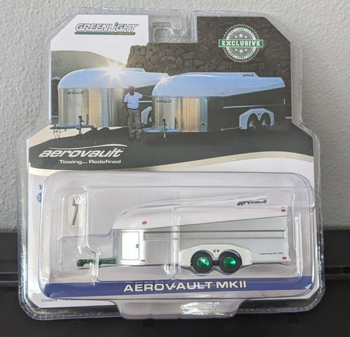 '22 GREENLIGHT CHASE AEROVAULT MKII 1/64 SCALE [SILVER/WHITE] USA STOCK!!! - Picture 1 of 5