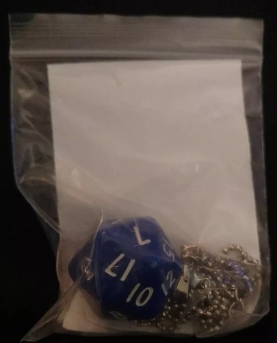 20 LADOS CRÍTICOS HIT LED D20 COLLAR BRILLANTE ILUMINADO D&D RPG JUGADORES DADOS - Imagen 6 de 12