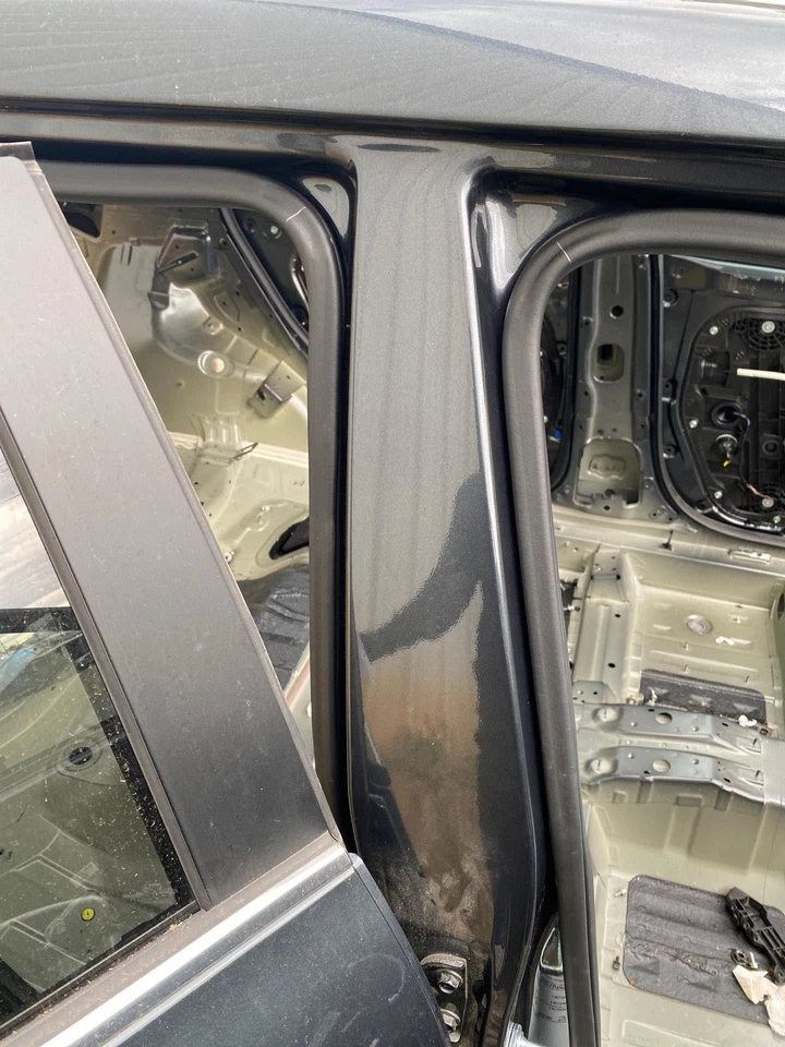 2021-2024 KIA SELTOS OEM RIGHT CENTER PILLAR *STRUCTURE CUT* Foto 2 de 4