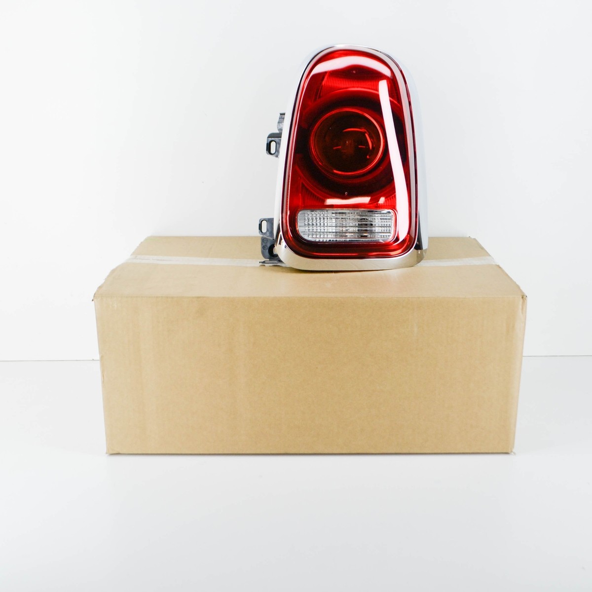 MINI COUNTRYMAN F60 Rear Right Taillight 9477154 63219477154 NEW