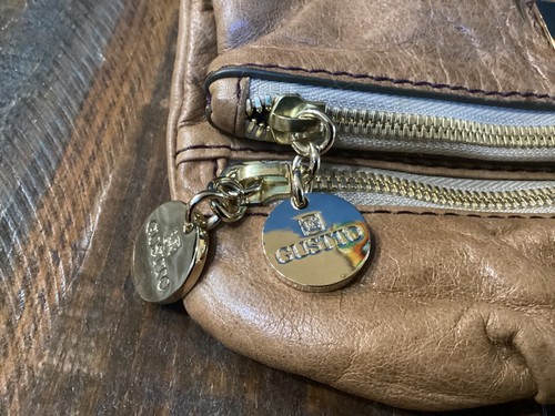 GUSTTO SOFT BROWN LEATHER FLAP FOLD OVER LOGO CLUTCH HANDBAG PURSE - Picture 3 of 11