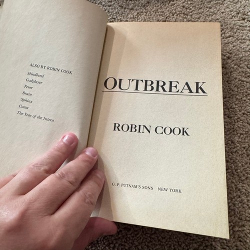 Vintage 1987 Hardback Copy Outbreak by Robin Cook Medical Fiction Thriller - Picture 9 of 11