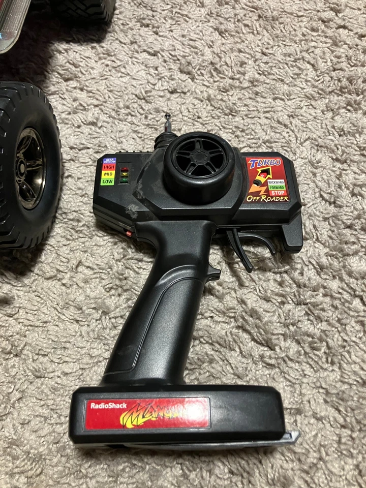 Vintage RC Classic Bronco 1/10 Scale Radio Shack Mangler tested with a spare set - Image 4 of 4